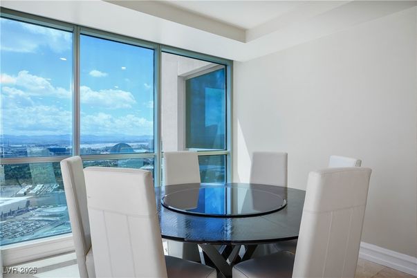 Dining room, Interior