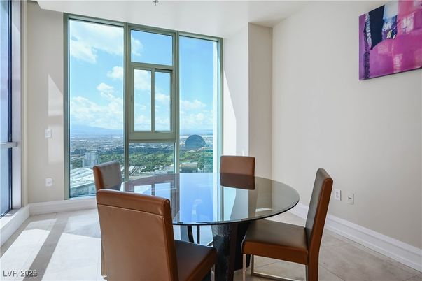 Dining room, Interior