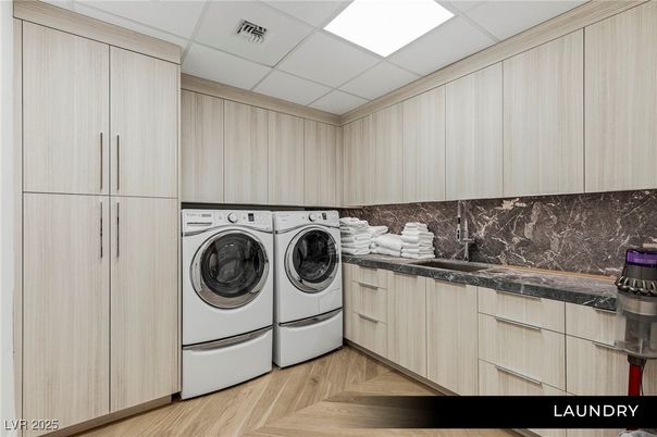 Interior, Washer, Wood Texture Flooring