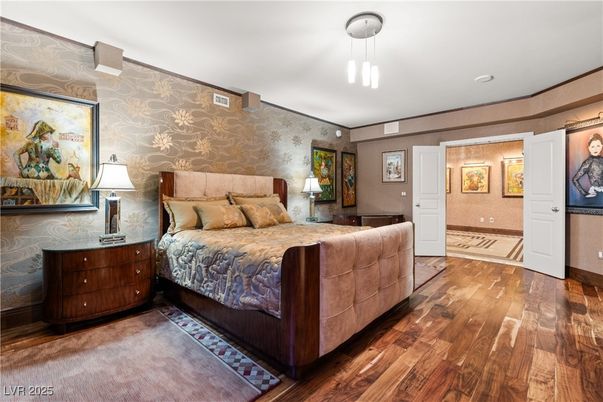 Bedroom, Interior, Pendant Lights, Wood Texture Flooring