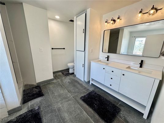 Bathroom, Dual Sink Vanities, Interior, Recessed Lighting