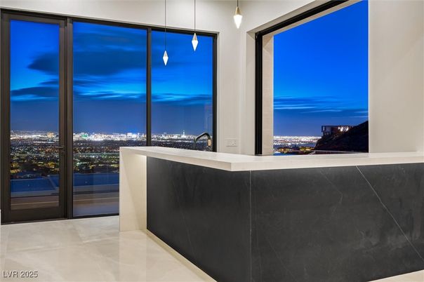 Bathroom, Interior, Pendant Lights, Water