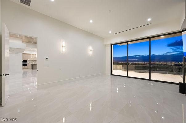 Empty room, Interior, Recessed Lighting