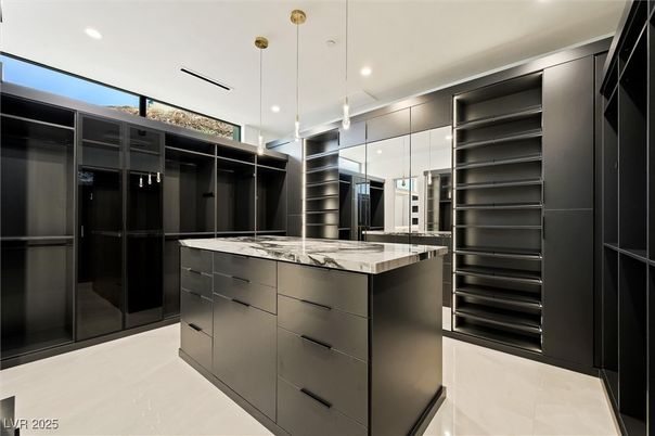 Interior, Pendant Lights, Recessed Lighting, Walk-in Closets