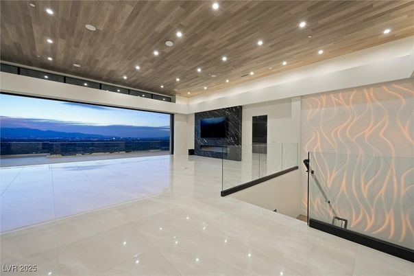 Empty room, Interior, Recessed Lighting, Wooden Ceilings