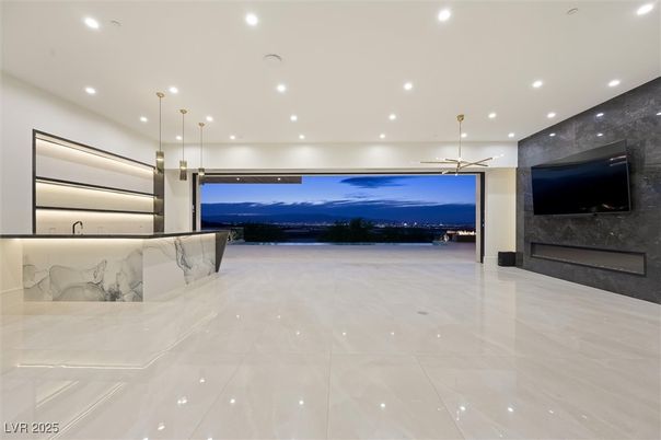 Interior, Marble Walls, Pendant Lights, Recessed Lighting, Water