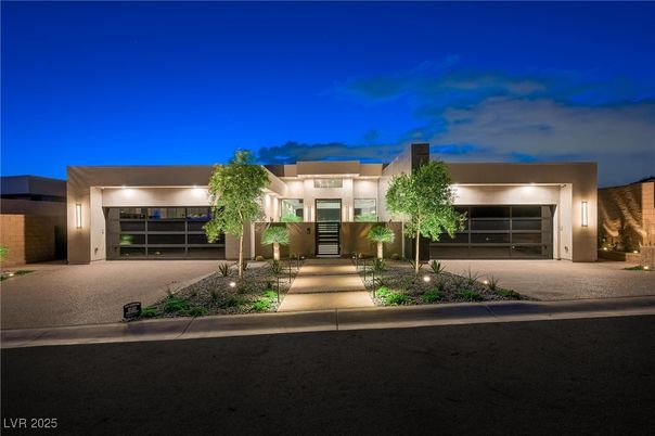Attached, Exterior, Facade, Modern