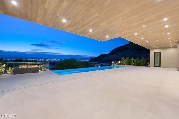Exterior, Pool, Recessed Lighting