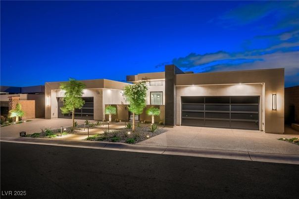 Attached, Exterior, Facade, Modern