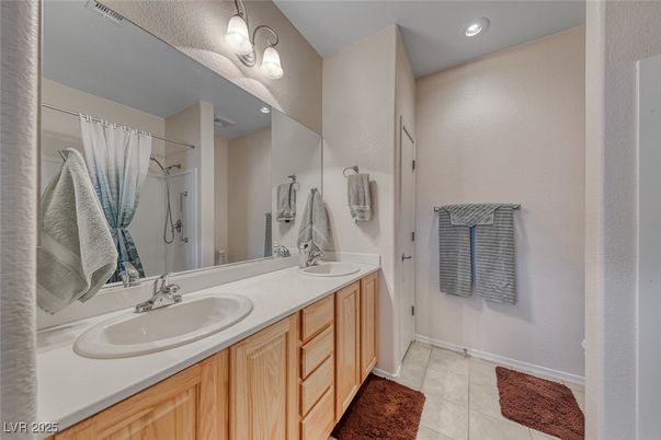 Bathroom, Dual Sink Vanities, Interior, Recessed Lighting