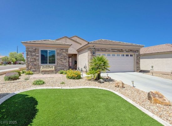 Attached, Exterior, Facade, Ranch