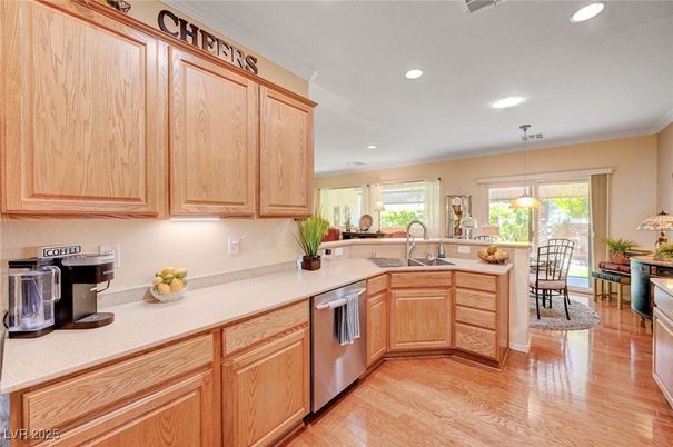 Dining room, Interior, Kitchen, Pendant Lights, Recessed Lighting, Wood Texture Flooring