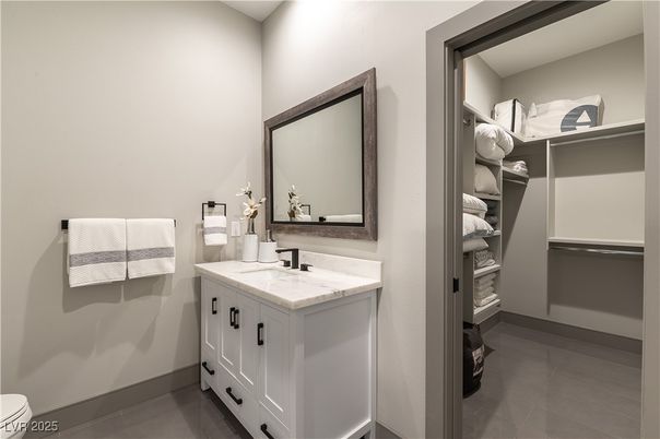 Bathroom, Dual Sink Vanities, Interior