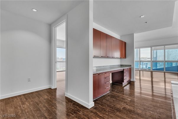 Interior, Recessed Lighting, Water, Wood Texture Flooring