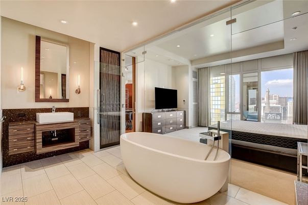 Bathroom, Free Standing Baths, Glass Shower, Interior, Recessed Lighting