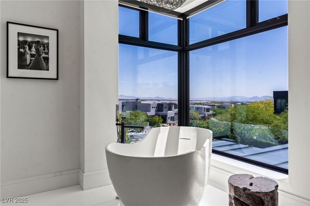 Bathroom, Free Standing Baths, Interior