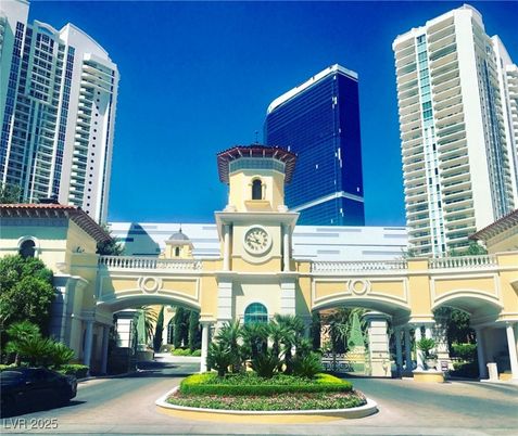 Exterior, Facade, Condo Building