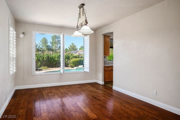 Empty room, Interior, Pendant Lights, Wood Texture Flooring