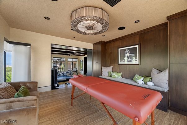 Fitness Equipment, Interior, Recessed Lighting, Wood Texture Flooring