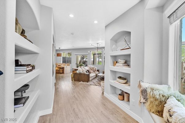 Interior, Living room, Pendant Lights, Recessed Lighting, Wood Texture Flooring