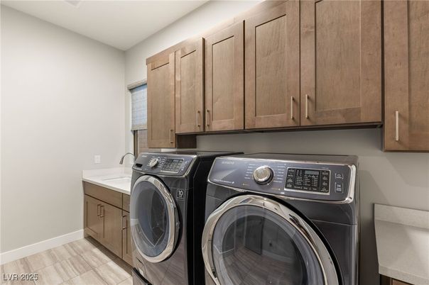 Interior, Washer, Wood Texture Flooring