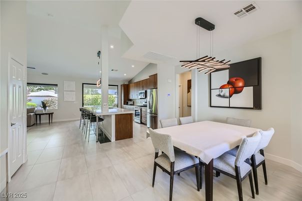 Dining room, Interior, Kitchen, Pendant Lights, Recessed Lighting, Stainless Steel Appliances