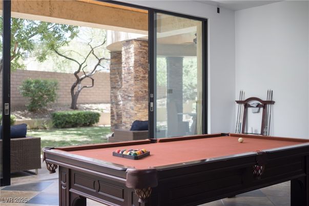 Billiard Table, Game Room, Interior