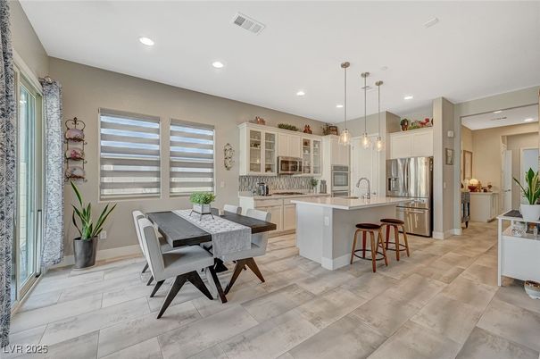 Dining room, Interior, Kitchen, Pendant Lights, Recessed Lighting, Stainless Steel Appliances