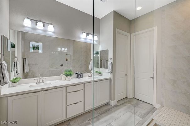 Bathroom, Dual Sink Vanities, Interior, Recessed Lighting