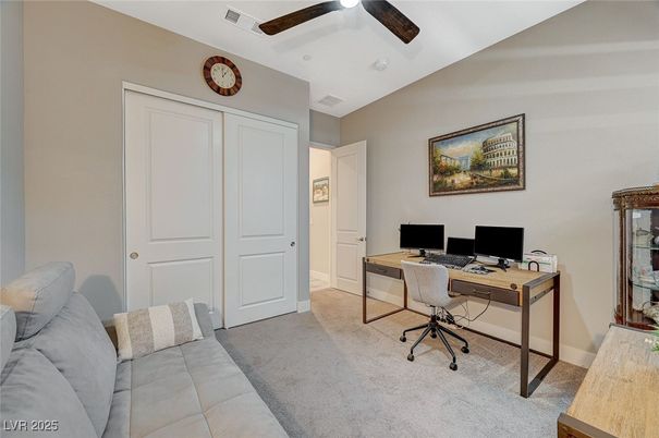 Home Office, Interior
