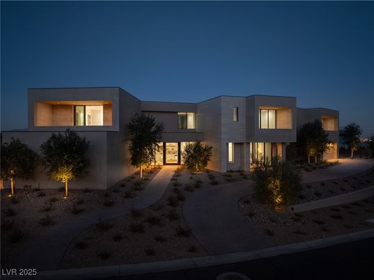 Attached, Exterior, Facade, Modern