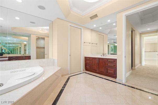 Bathroom, Interior, Recessed Lighting