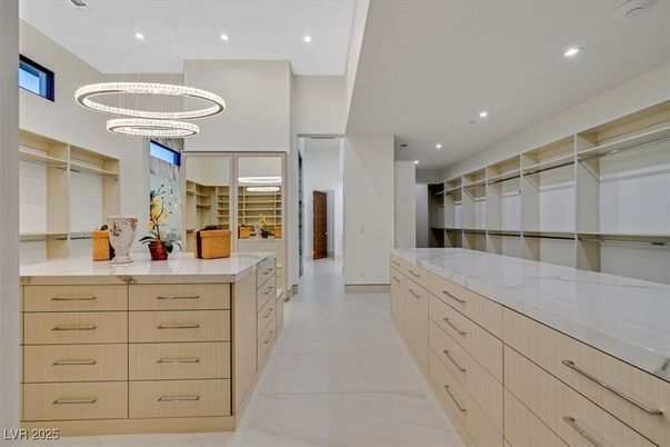 Interior, Pendant Lights, Recessed Lighting, Walk-in Closets