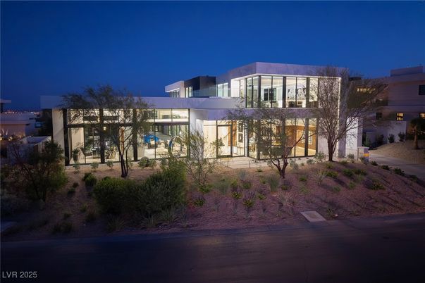 Exterior, Facade, Modern