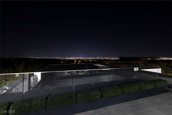 Exterior, Pool, Other