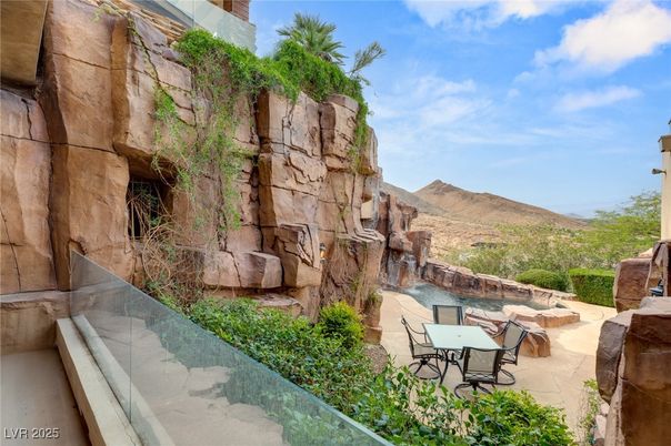Exterior, Pool, Water