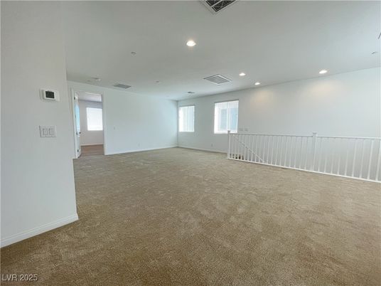 Empty room, Interior, Recessed Lighting