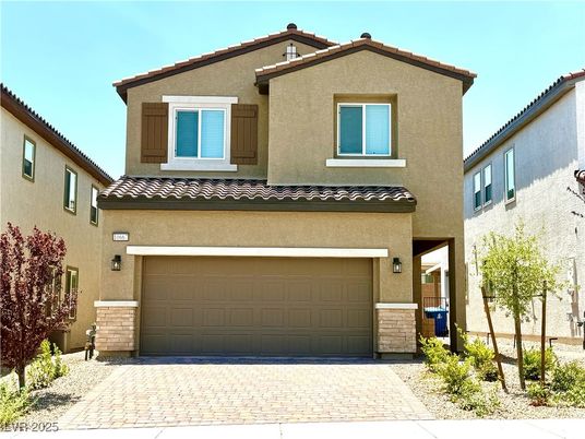 Attached, Exterior, Facade, Mediterranean