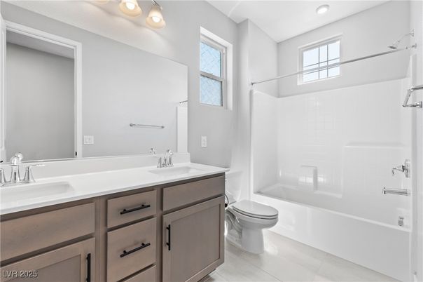 Bathroom, Dual Sink Vanities, Interior, Recessed Lighting