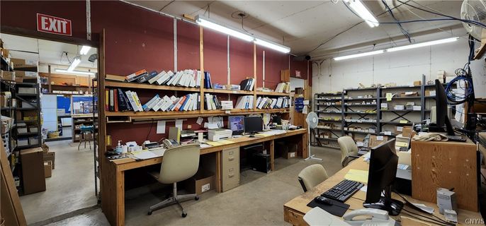 Home Office, Interior