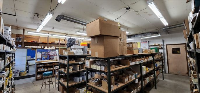 Garage, Interior