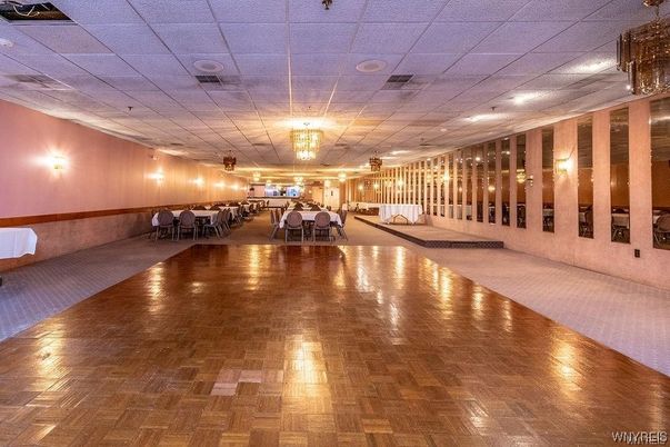 Chandelier, Dining room, Interior, Recessed Lighting, Wood Texture Flooring