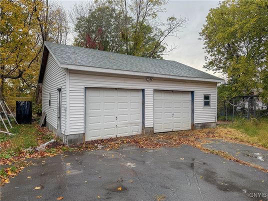 Detached Garage, Exterior