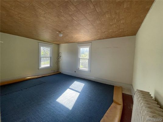 Empty room, Interior, Wooden Ceilings
