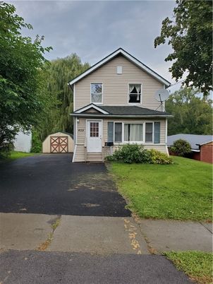 Exterior, Facade, Farmhouse