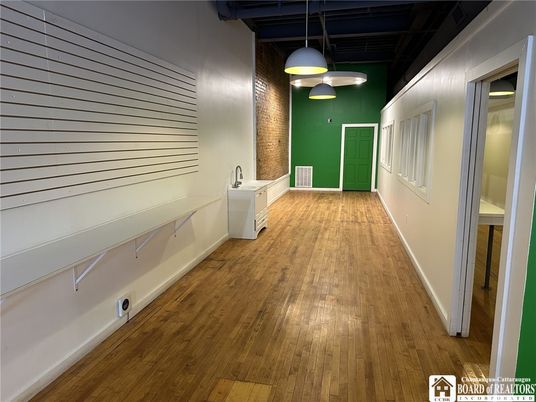 Interior, Pendant Lights, Wood Texture Flooring