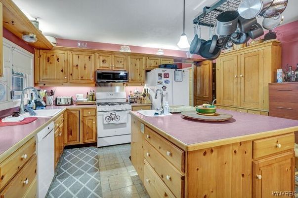 Interior, Kitchen, Pendant Lights, Stainless Steel Appliances