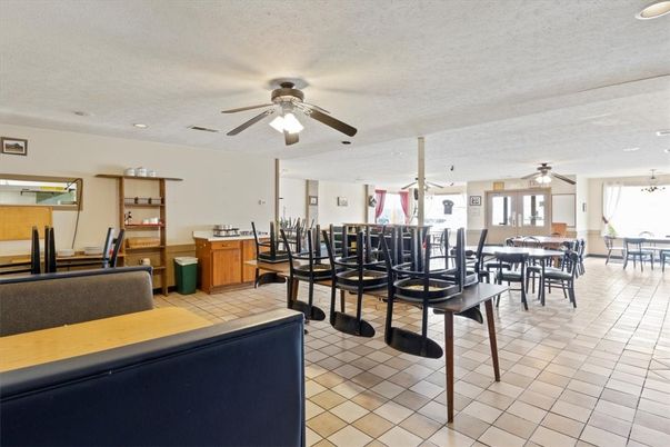 Dining room, Interior, Recessed Lighting