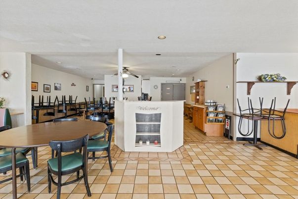 Dining room, Interior, Kitchen, Recessed Lighting