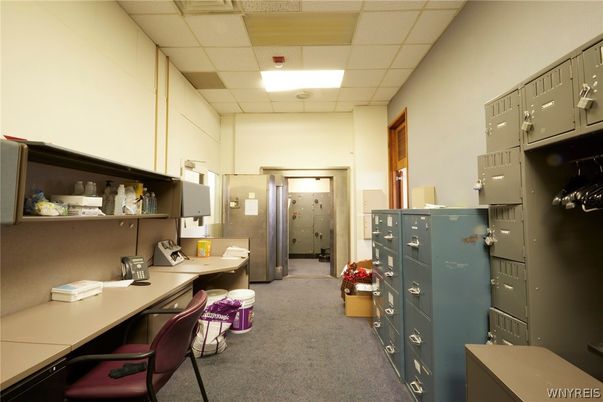 Home Office, Interior